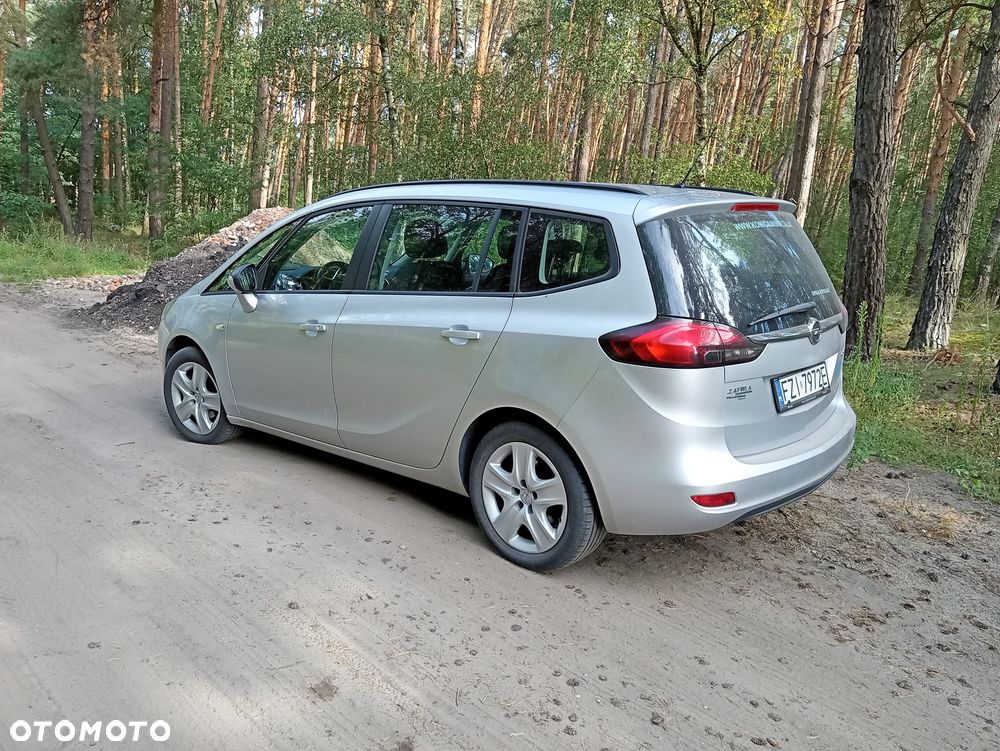 Opel Zafira - 2
