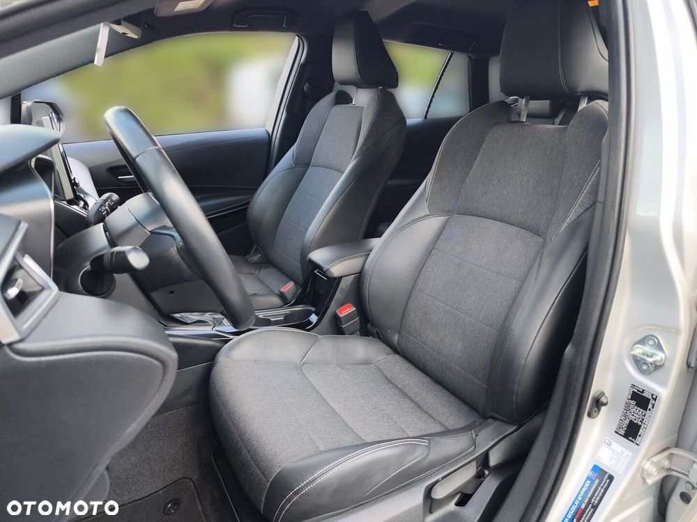 Toyota Corolla 1.8 Hybrid Comfort - 17