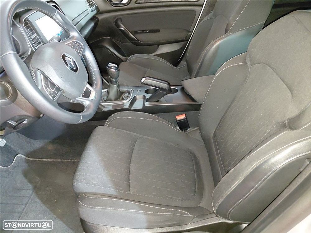 Renault Mégane 1.3 TCe Limited - 24