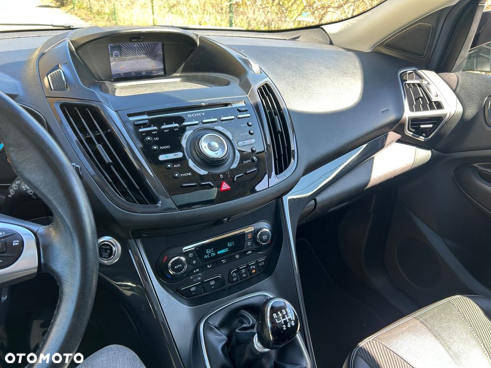 Ford Kuga 2.0 TDCi 2x4 Titanium - 35