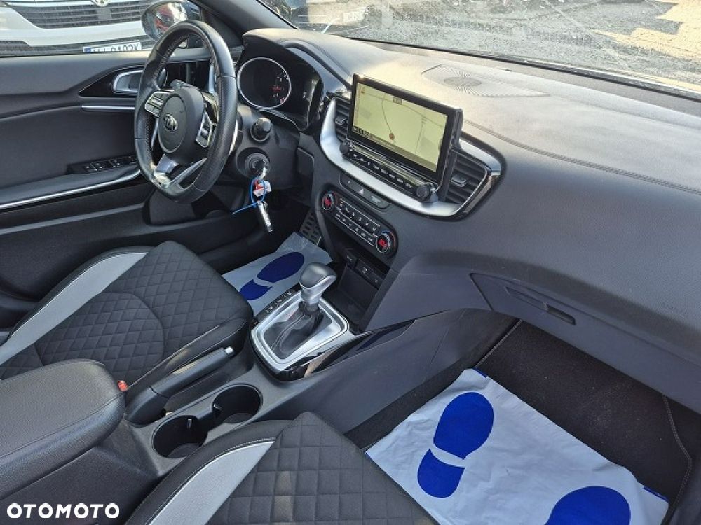 Kia Ceed - 22