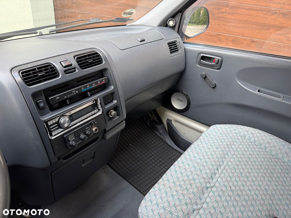 Toyota Hiace Standard - 20