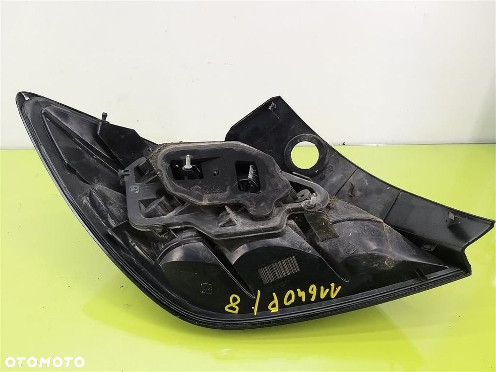 Lampa prawa tylna tył Opel Astra  III H 2004-2013 HELLA 24451834 HB 3 DRZWI - 4