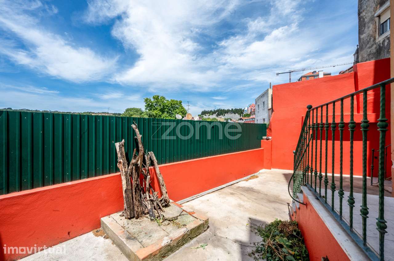 CASA EXCLUSIVA NA RUA DA COSTA (entre as Necessidades e Alcântara) - Grande imagem: 4/51