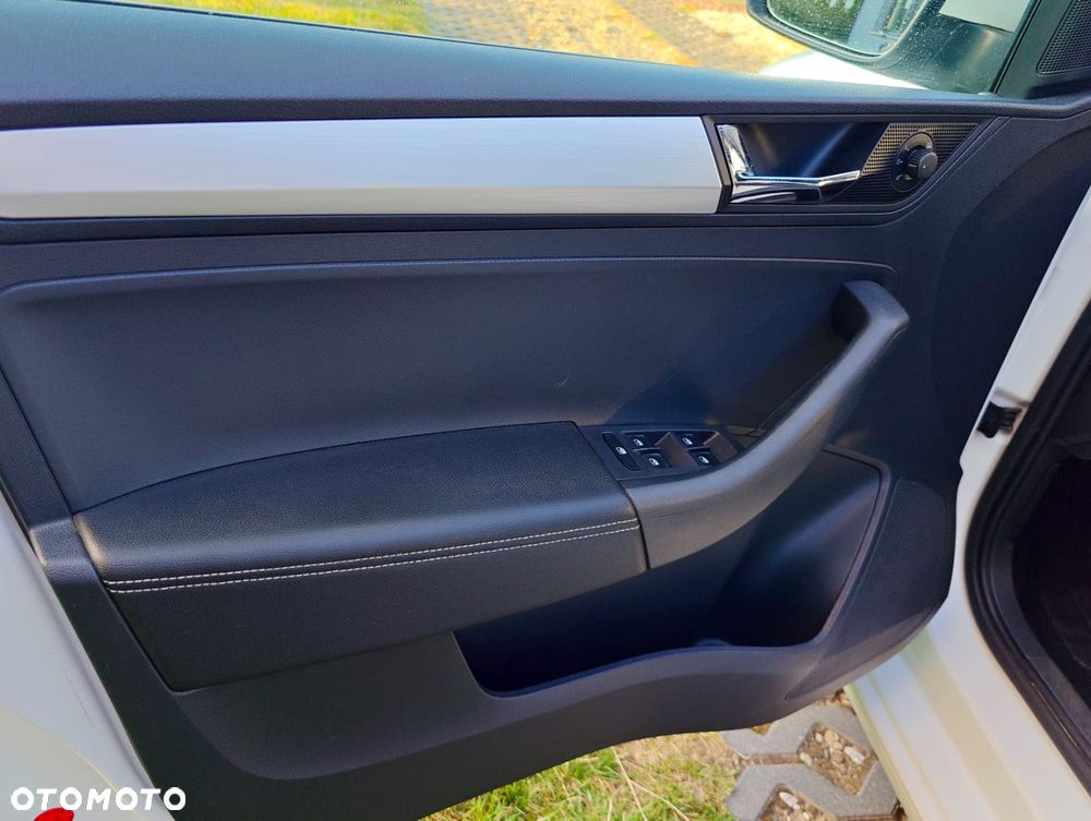 Skoda RAPID 1.0 TSI Ambition - 21