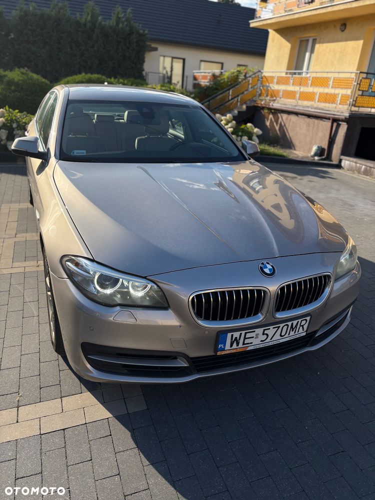 BMW Seria 5 525d xDrive - 8