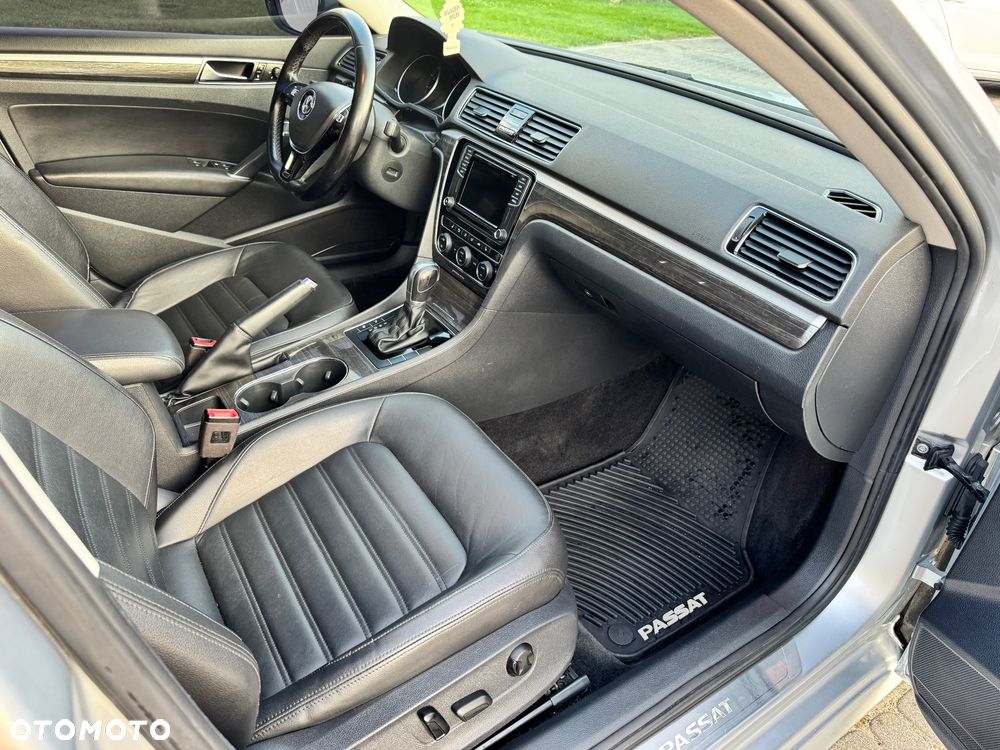 Volkswagen Passat - 15