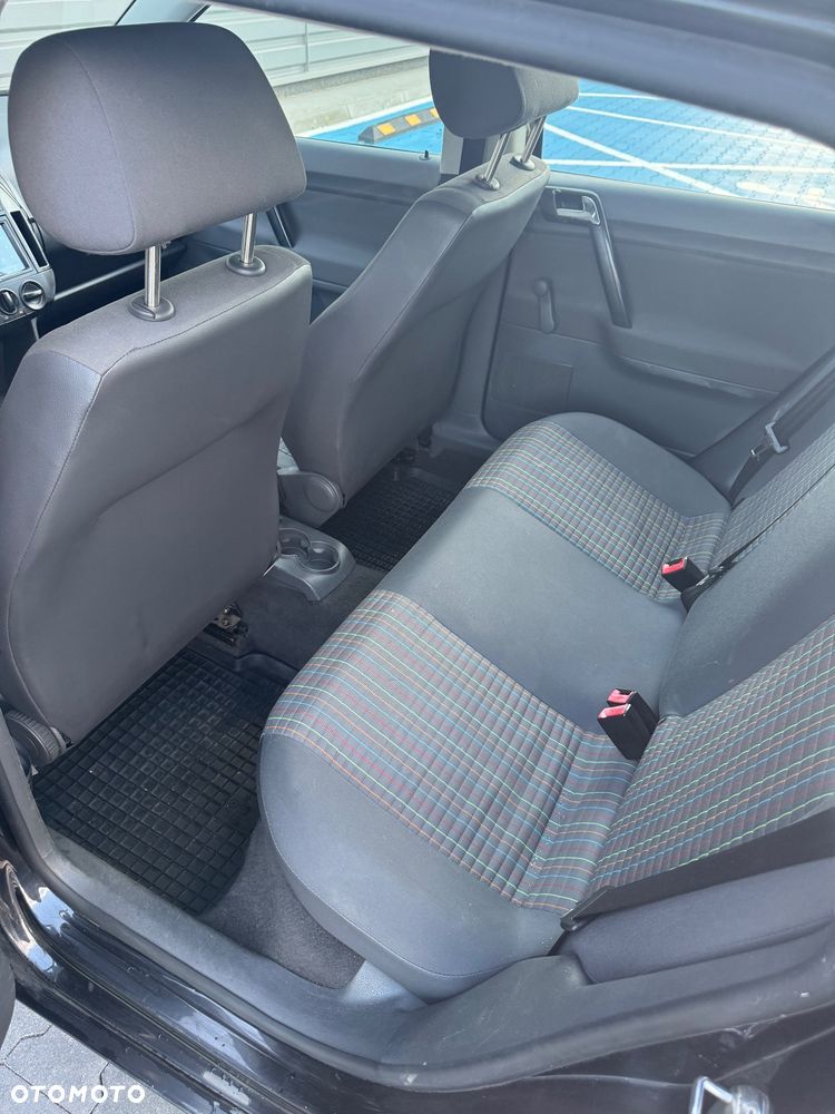 Volkswagen Polo 1.4 16V Sportline - 24