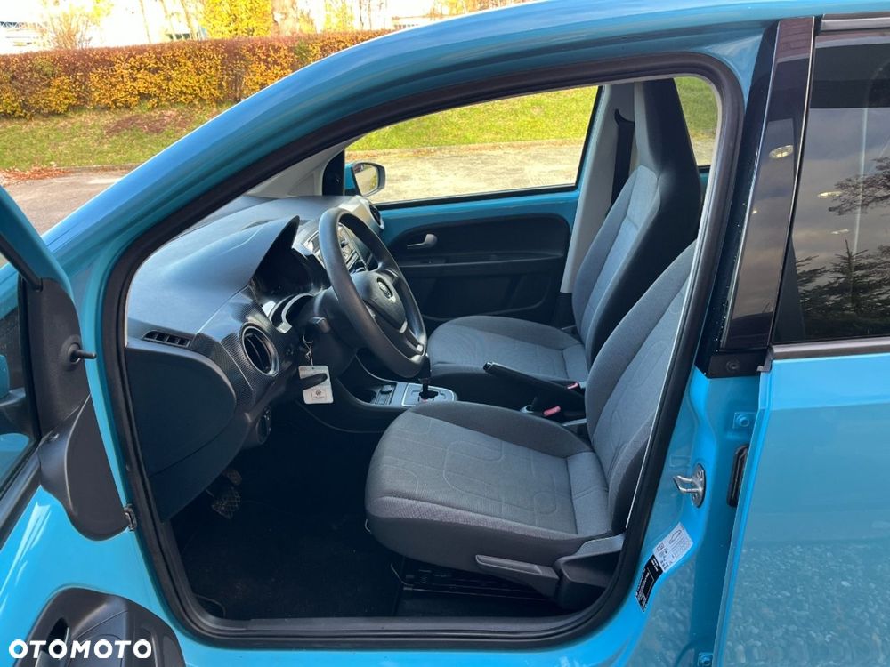 Volkswagen up! 1.0 street - 15