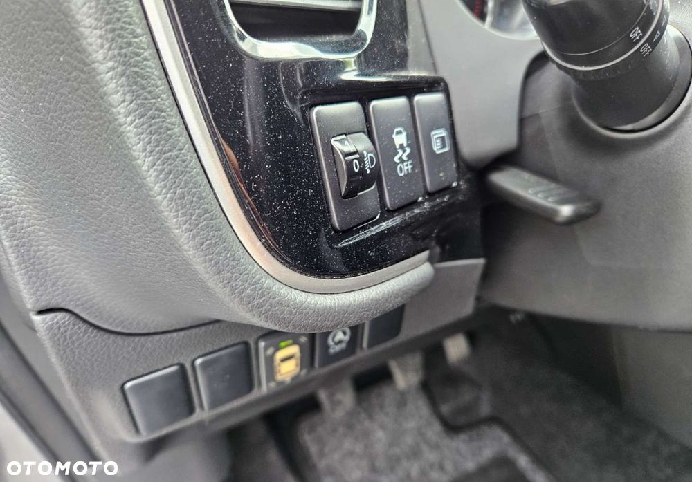 Mitsubishi Outlander - 22
