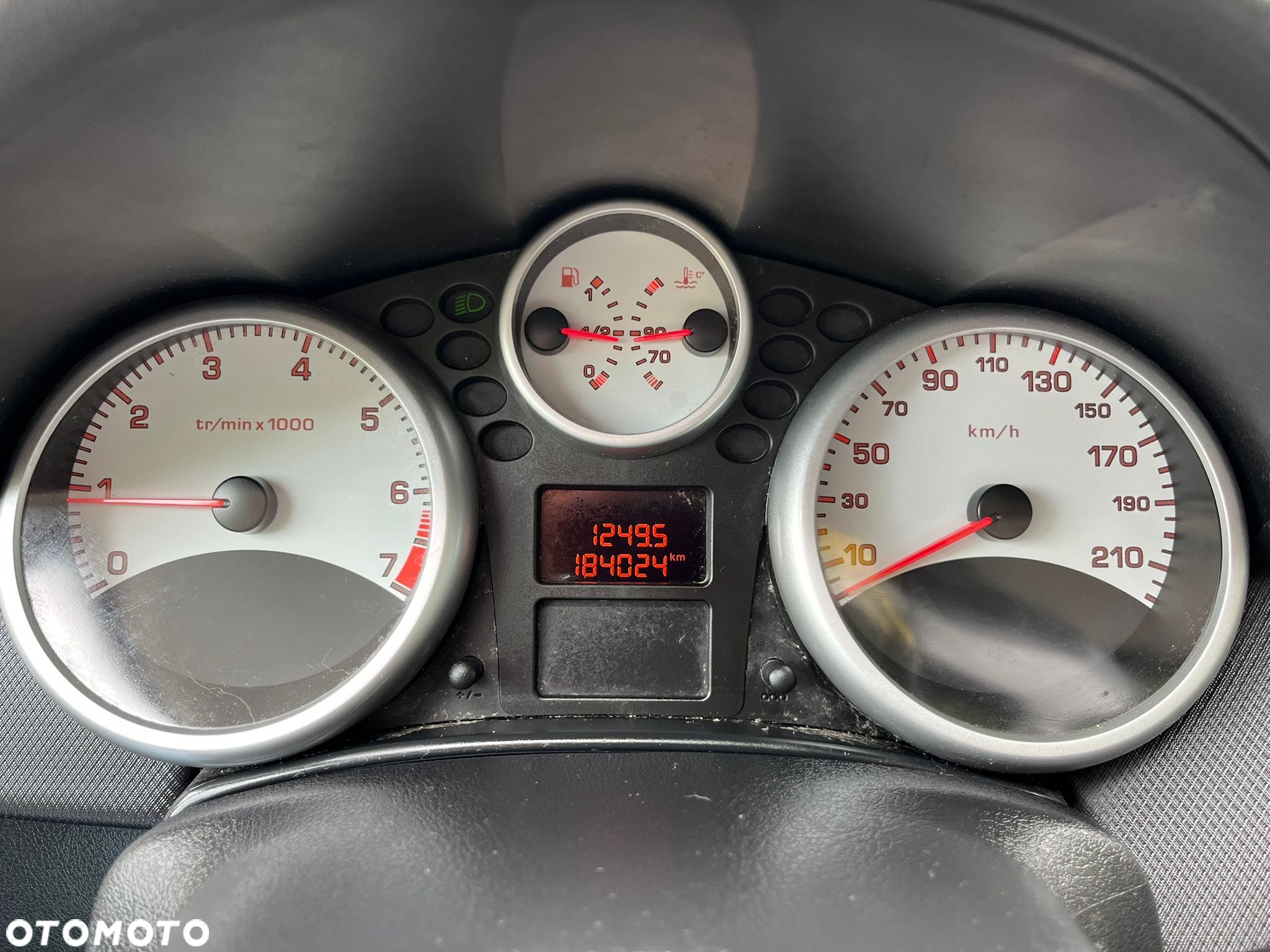 Peugeot 207 - 16