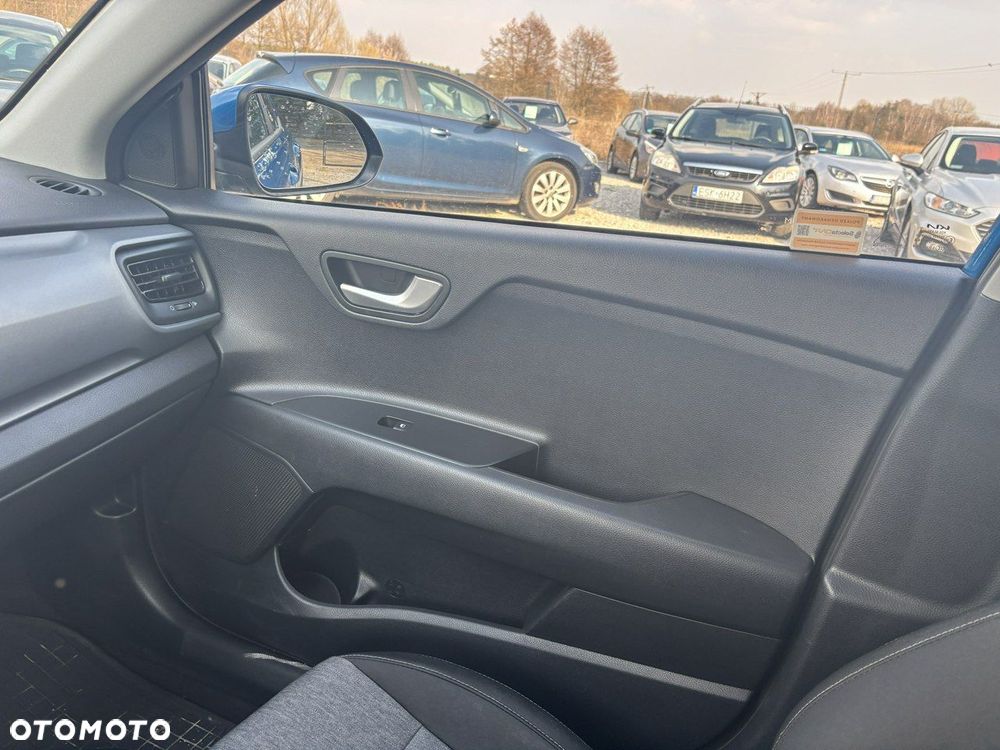 Kia Stonic - 27