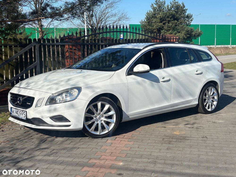 Volvo V60 D3 R-Design - 32