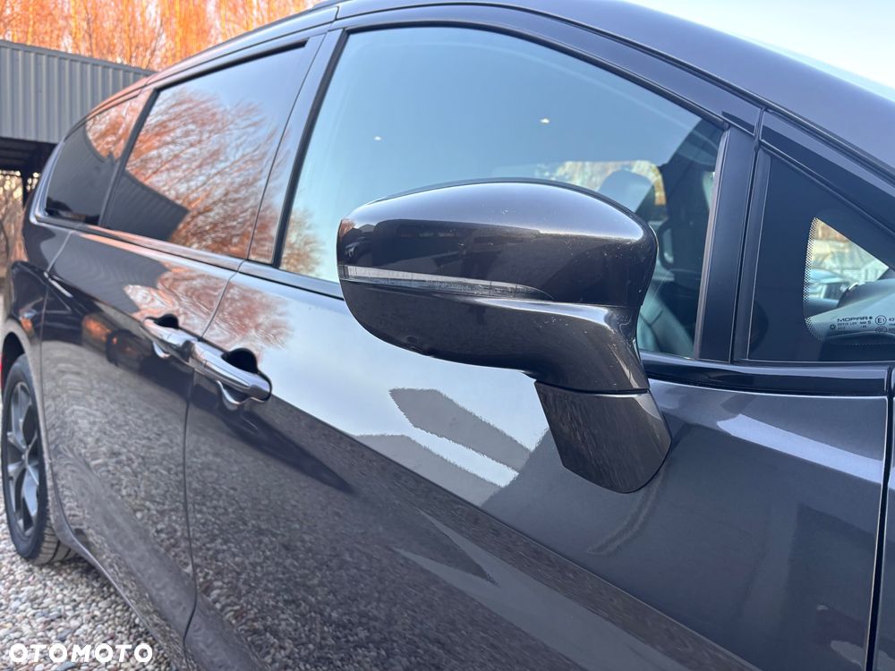 Chrysler Pacifica - 25