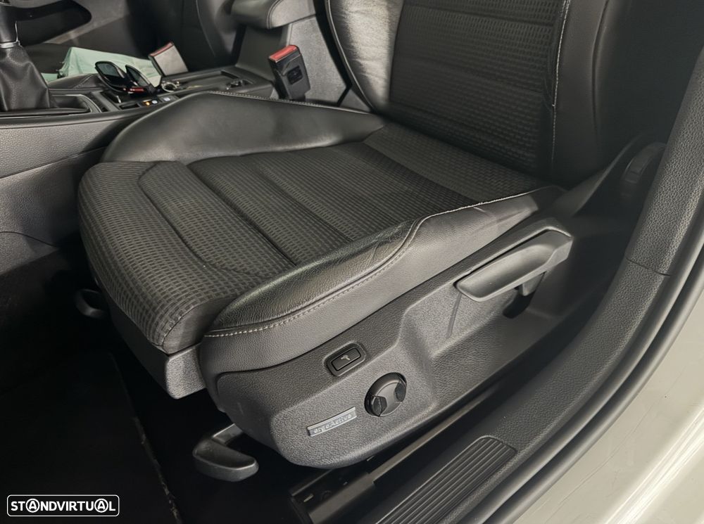 VW Golf Variant 1.6 TDi Highline - 14