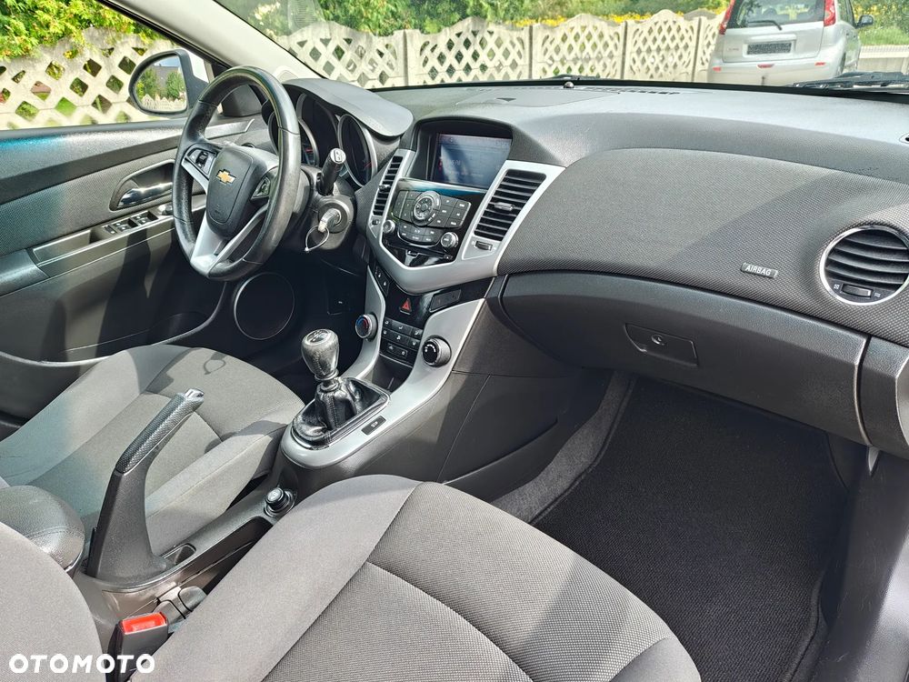 Chevrolet Cruze - 8