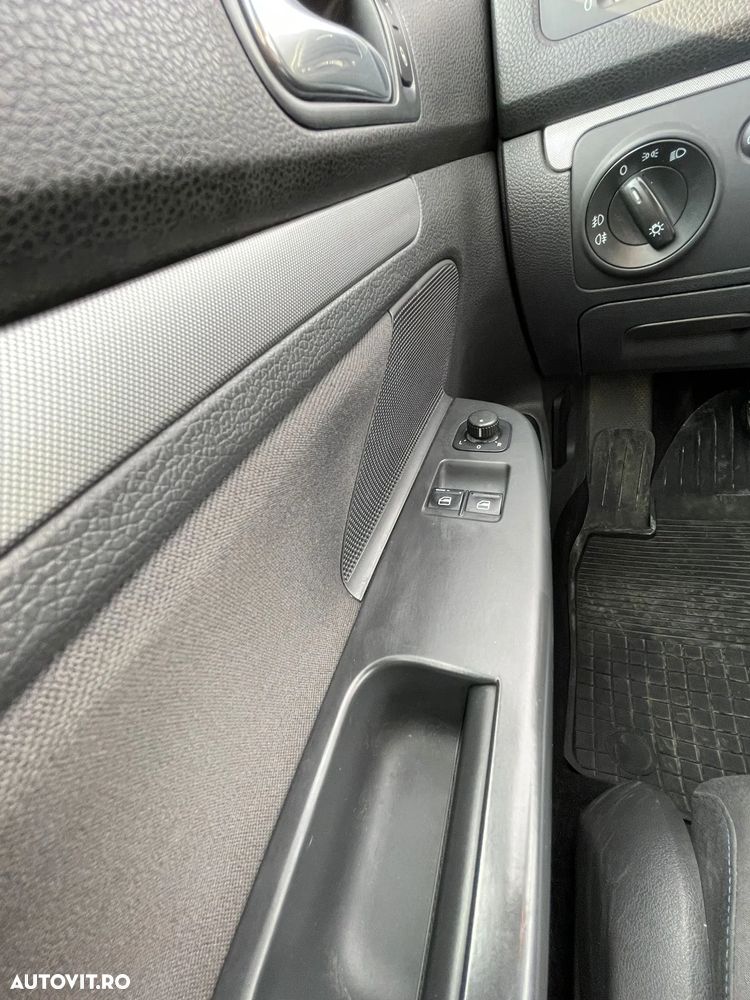 Volkswagen Golf 1.9 TDI DPF Tour - 11