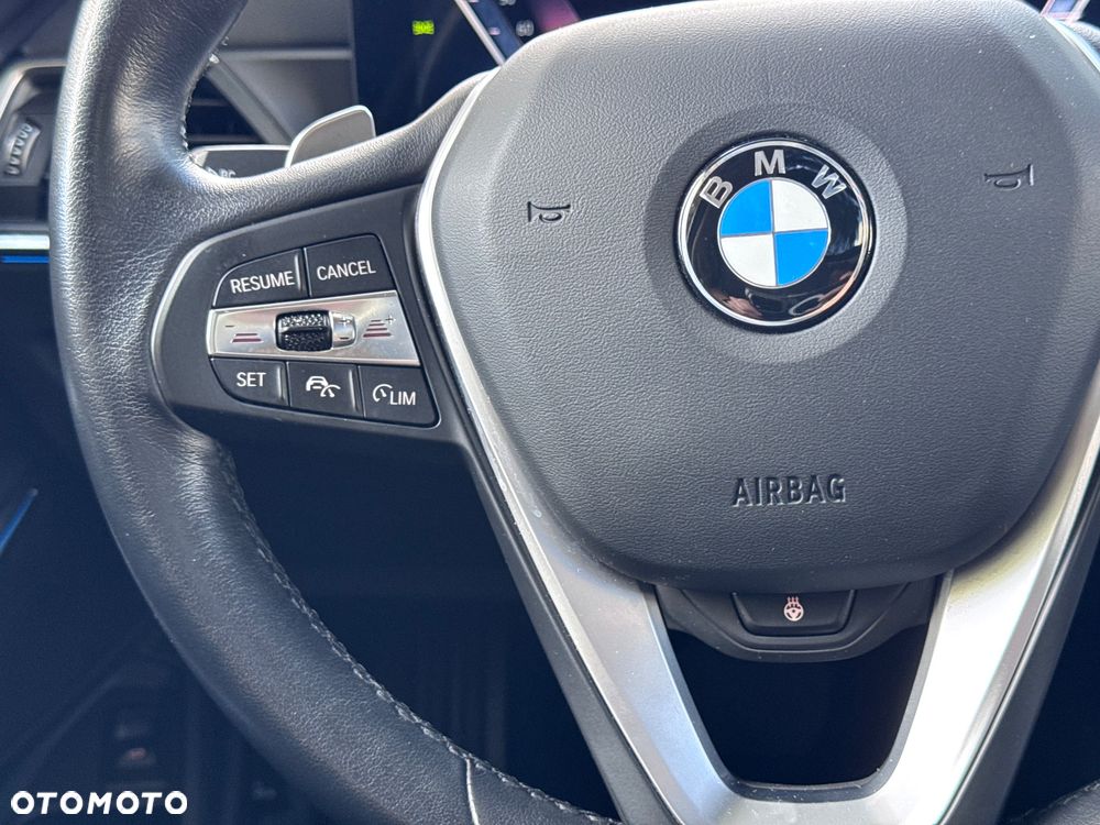 BMW Seria 3 320d xDrive Luxury Line sport - 32