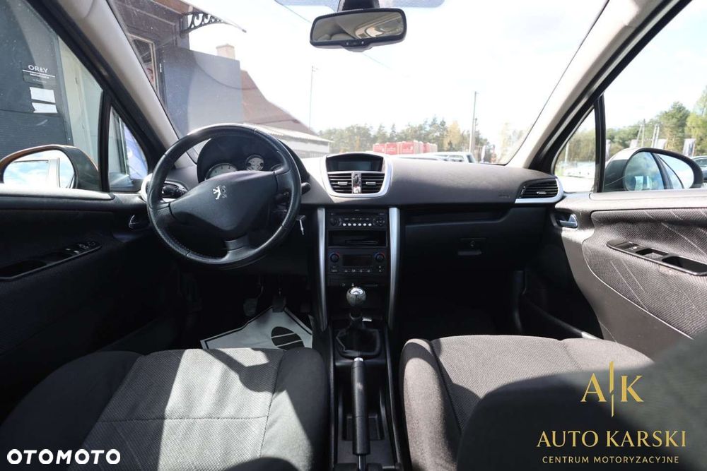 Peugeot 207 - 8