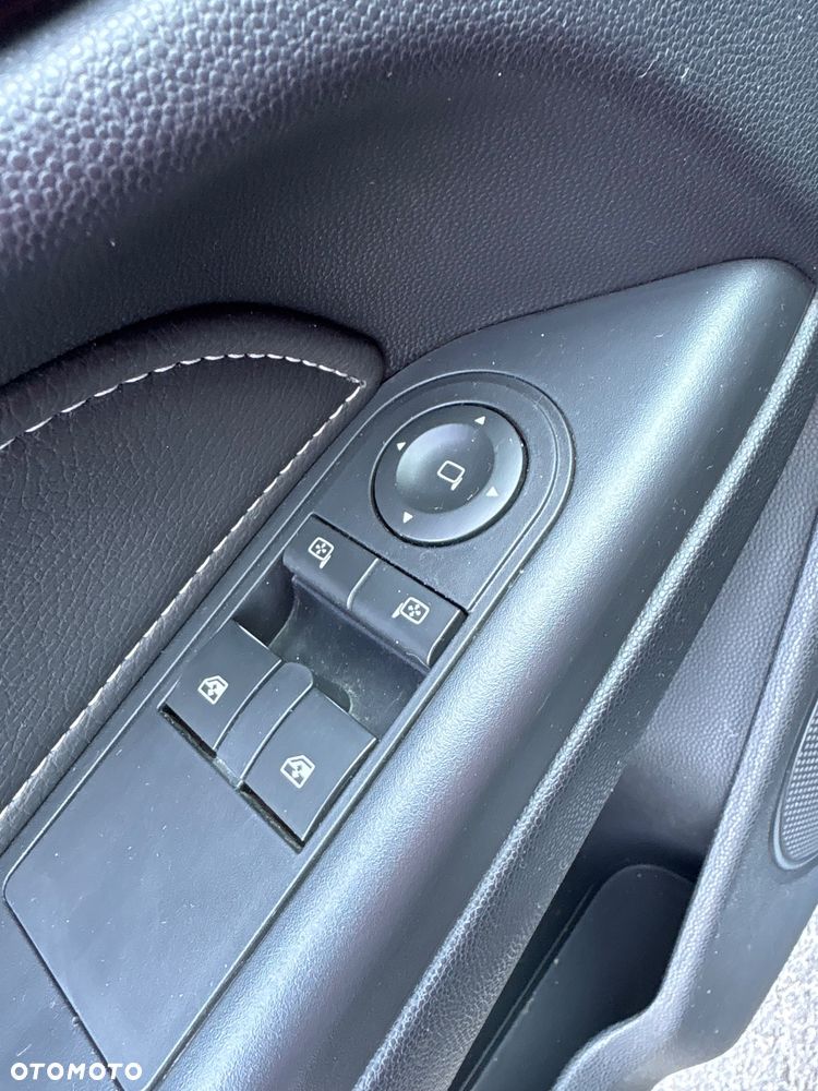 Opel Astra 1.6 Innovation - 21