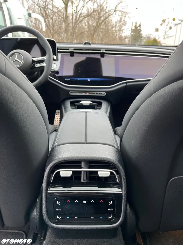 Mercedes-Benz Klasa E 200 9G-TRONIC AMG Line - 21