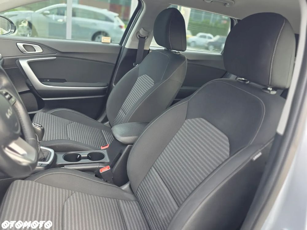 Kia Ceed 1.5 T-GDI L Business Line - 27