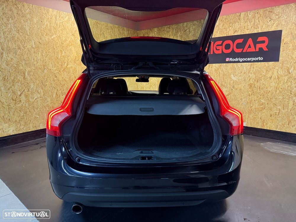 Volvo V60 1.6 D2 Drive Momentum Start/Stop - 20