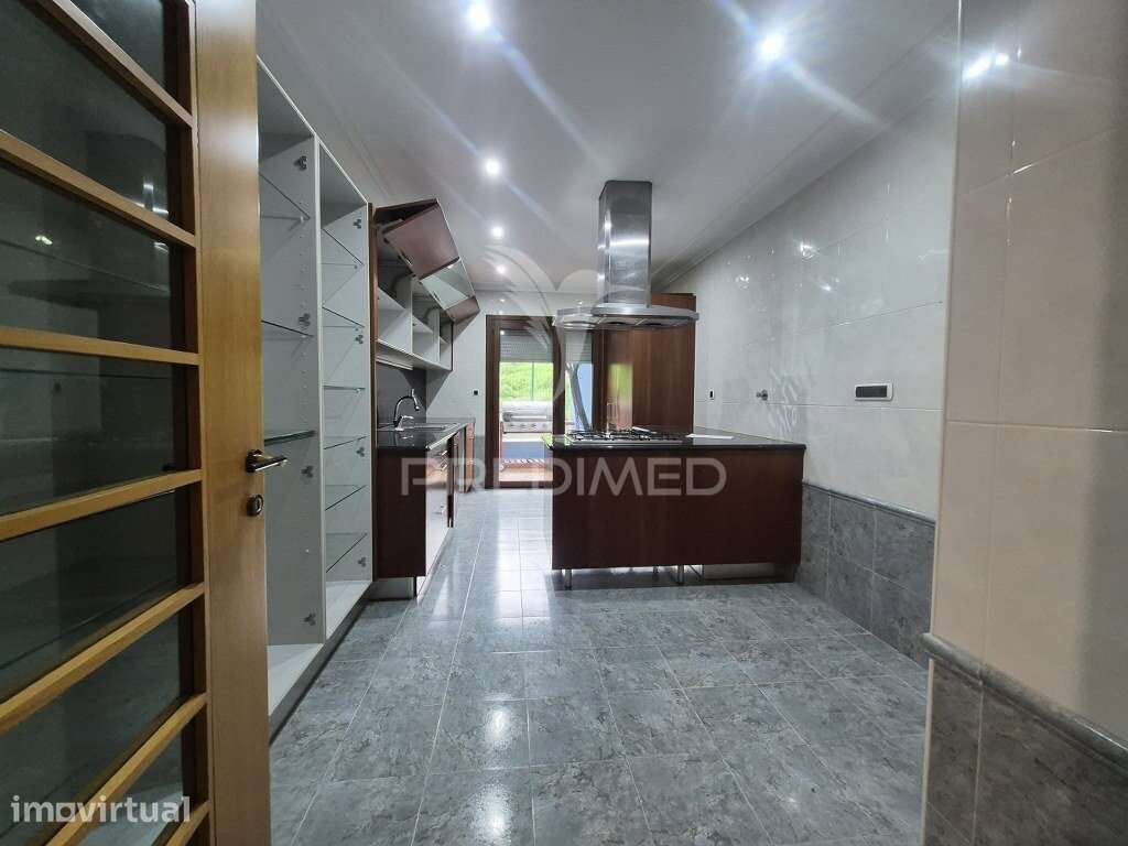 Apartamento T2 com elevadores no Centro de Vila Franca de Xira - Grande imagem: 5/27