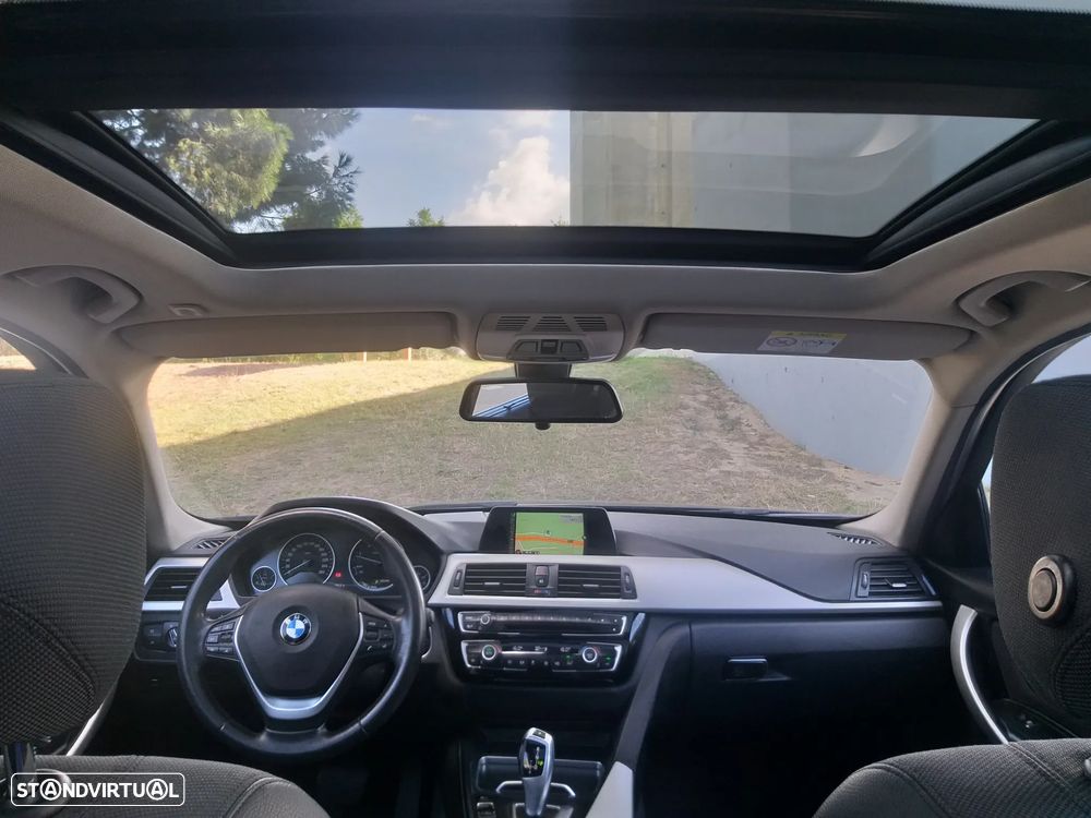 BMW 320 d Touring Advantage Auto - 14