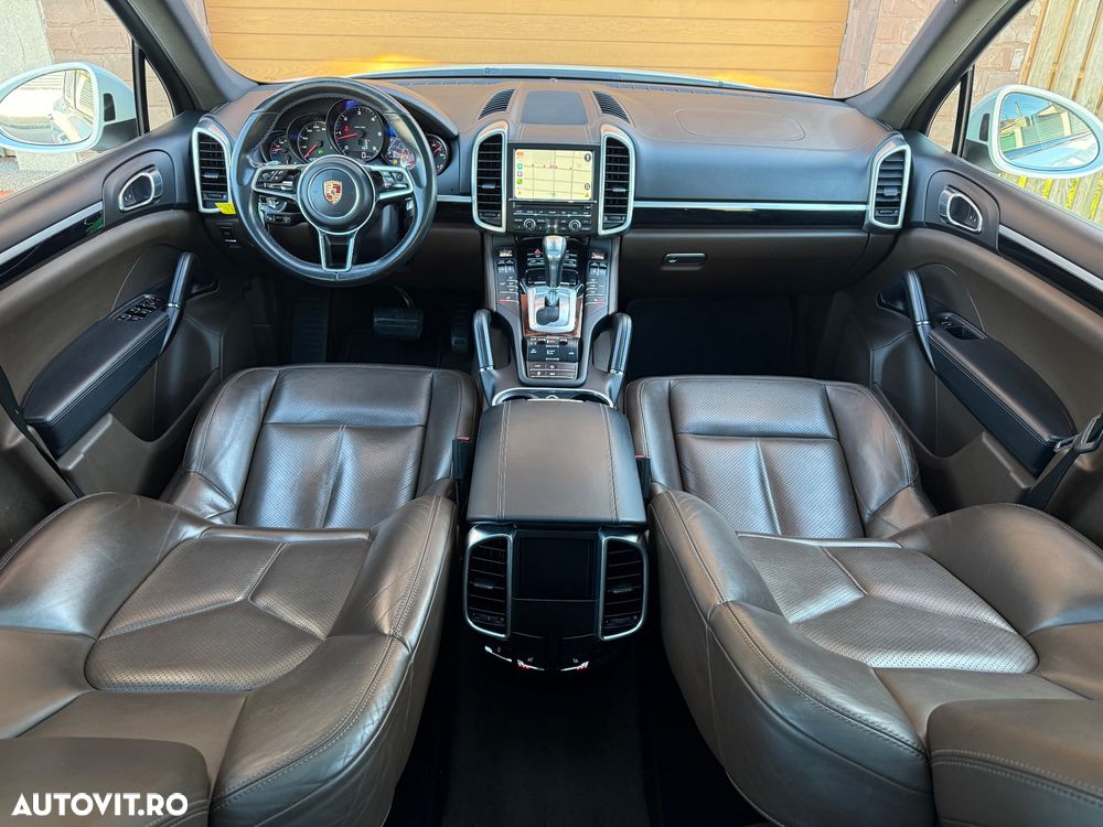 Porsche Cayenne - 2
