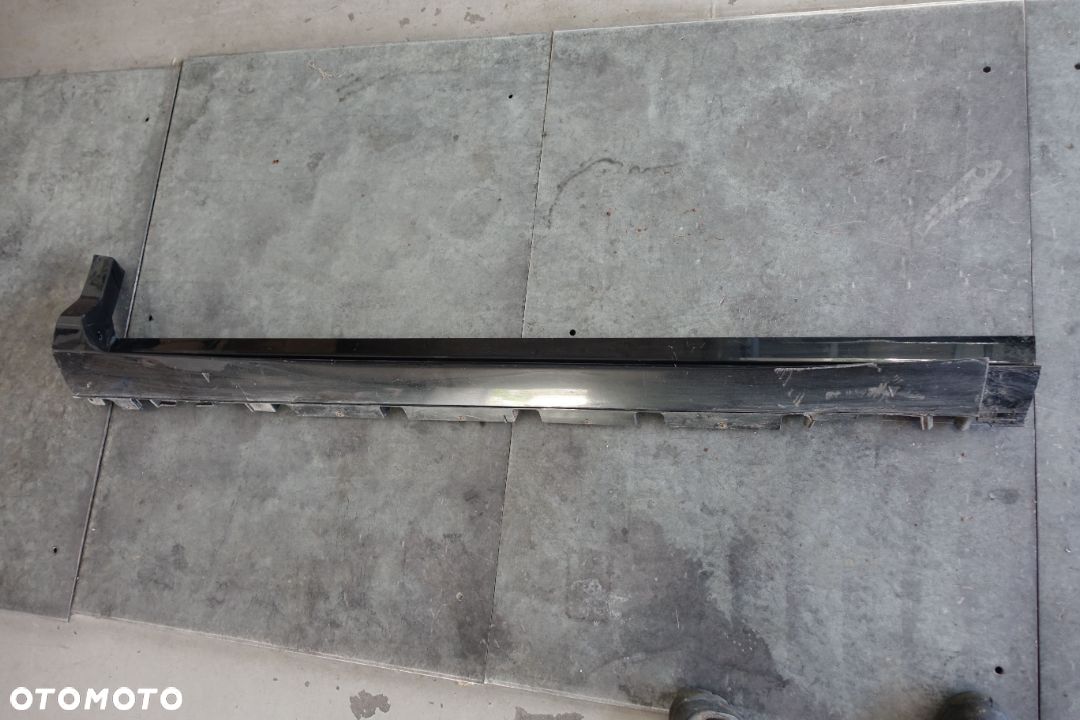 LISTWA PROGOWA PRAWA KUGA MK2 ST - 1