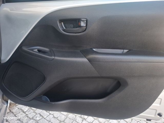 Toyota Aygo 1.0 X-Play - 37