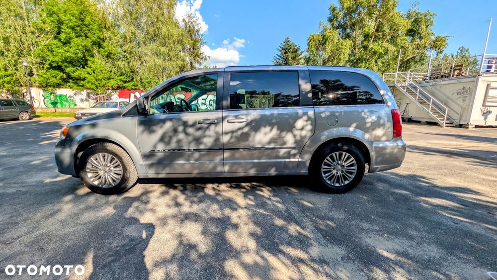 Chrysler Town & Country 3.6 Touring - 13