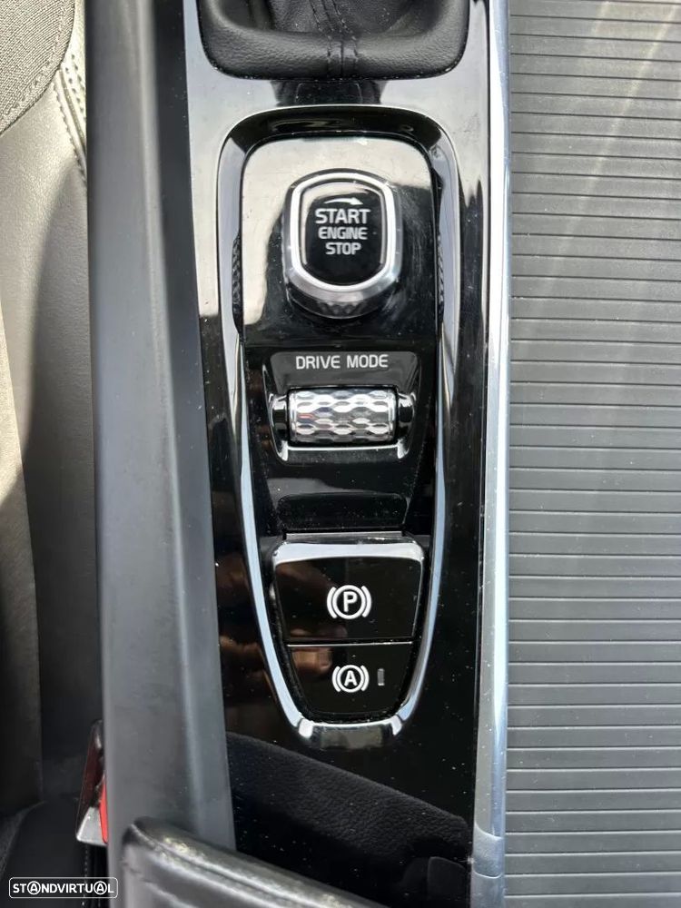 Volvo V60 2.0 D3 Momentum Plus - 43