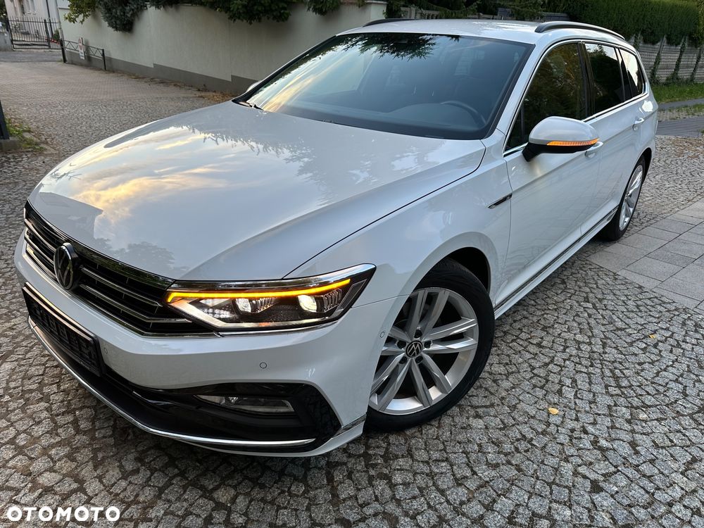 Volkswagen Passat - 1