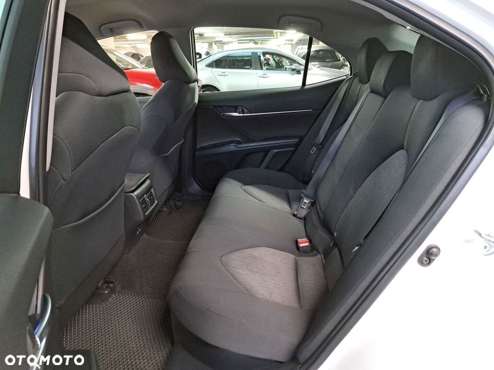 Toyota Camry 2019