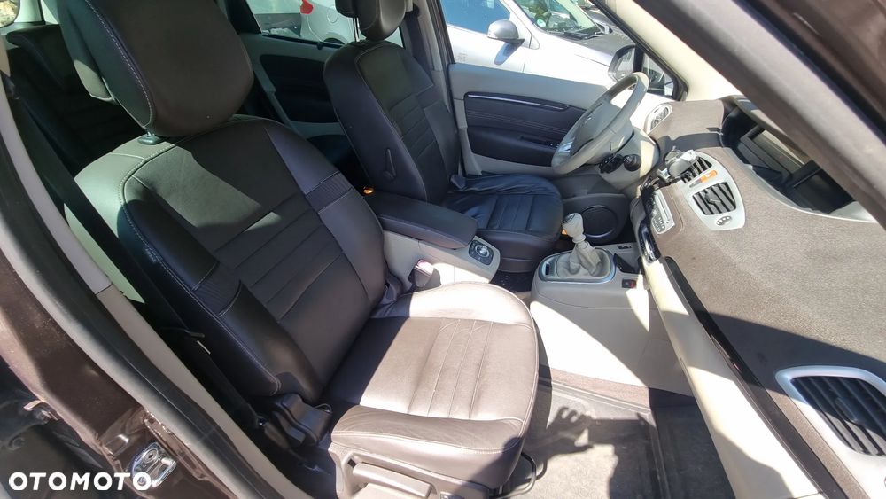 Renault Scenic TCe 130 Luxe - 11