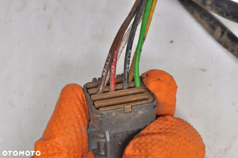 ISUZU D-MAX II HAK HOLOWNICZY 5-8676-0899-0 - 8