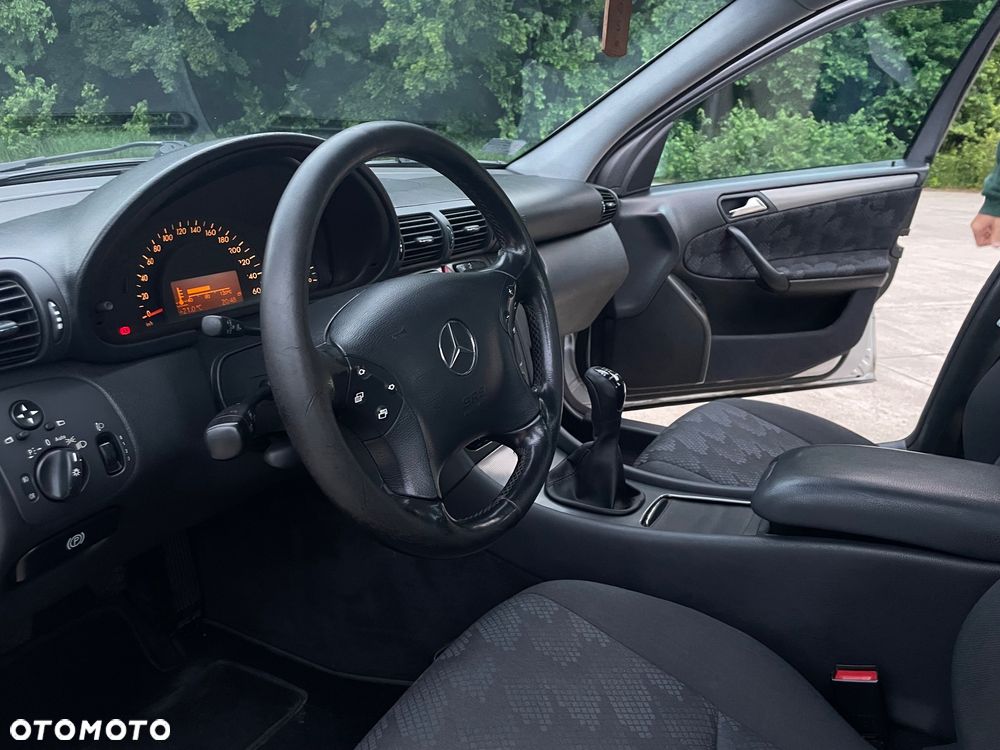 Mercedes-Benz Klasa C 220 CDI Avantgarde - 10