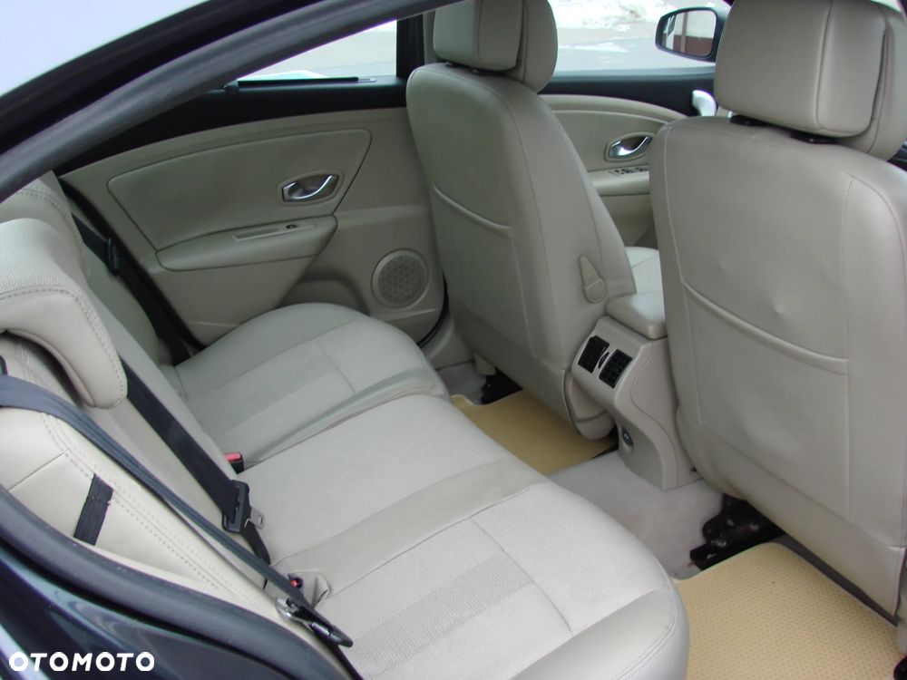 Renault Fluence - 16