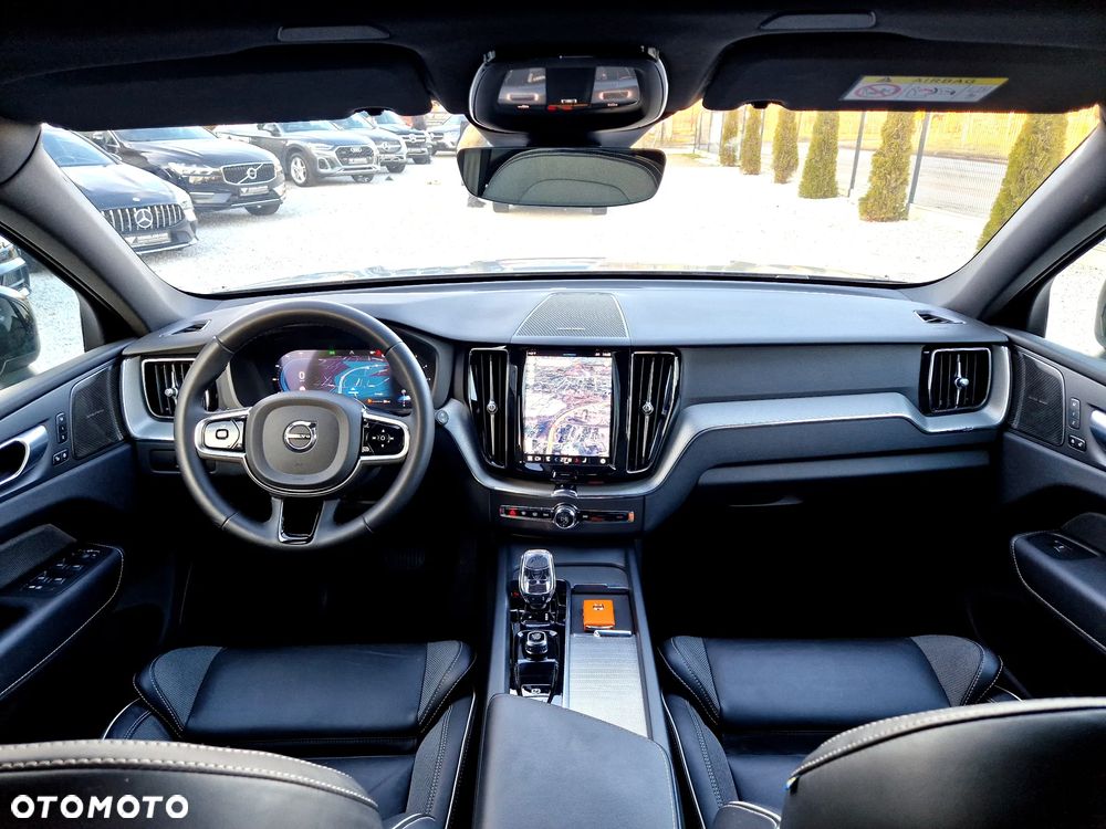 Volvo XC 60 B4 D AWD Plus Dark - 9