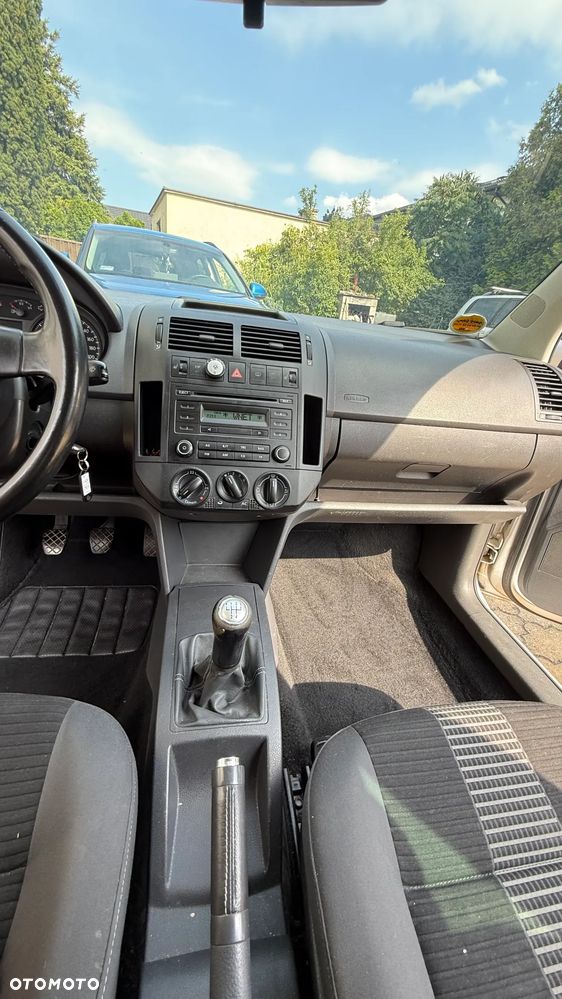 Volkswagen Polo 1.4 16V Sportline - 27