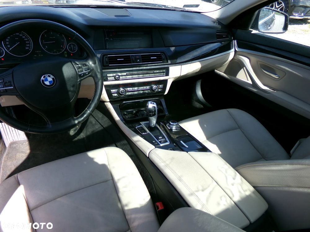 BMW Seria 5 520d Sport-Aut - 11