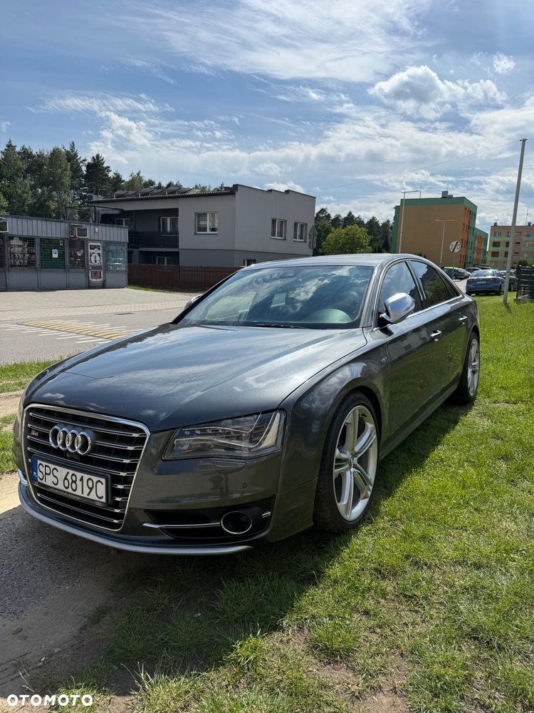 Audi S8 - 1