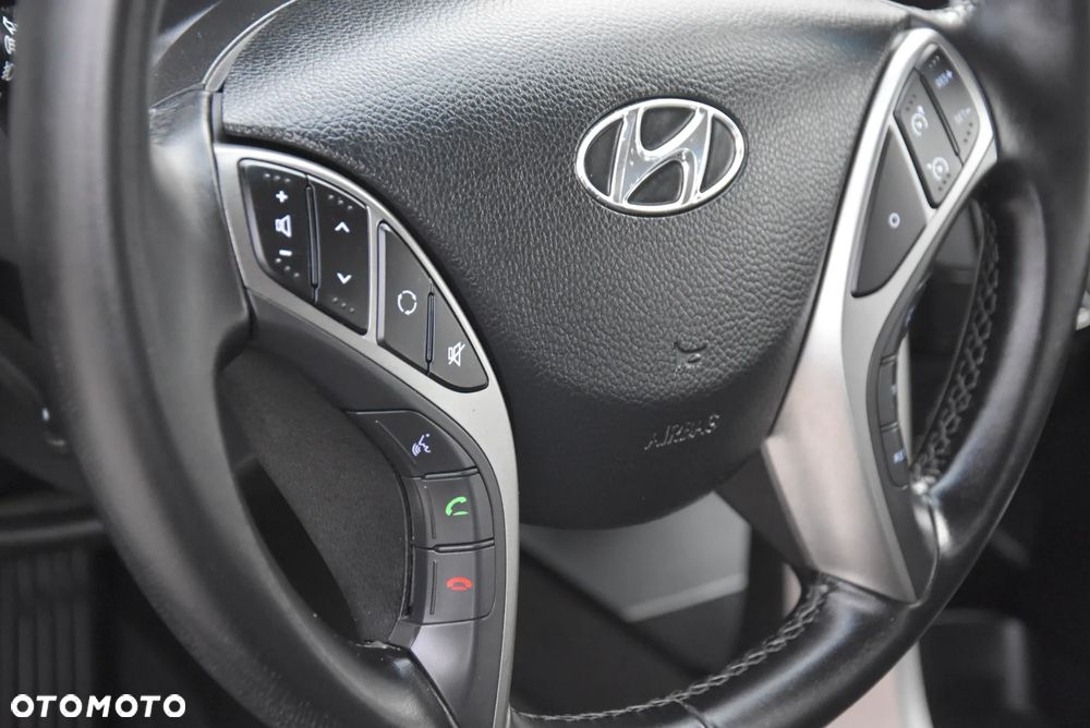 Hyundai i30 blue 1.6 GDI YES Gold - 30