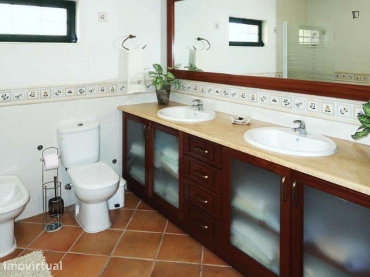 Quarto - localizado em Faro - Grande imagem: 4/14