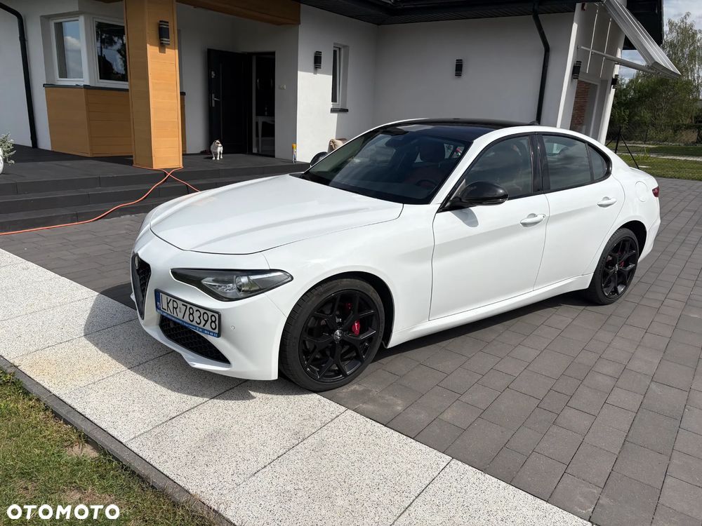 Alfa Romeo Giulia 2021 photo 2