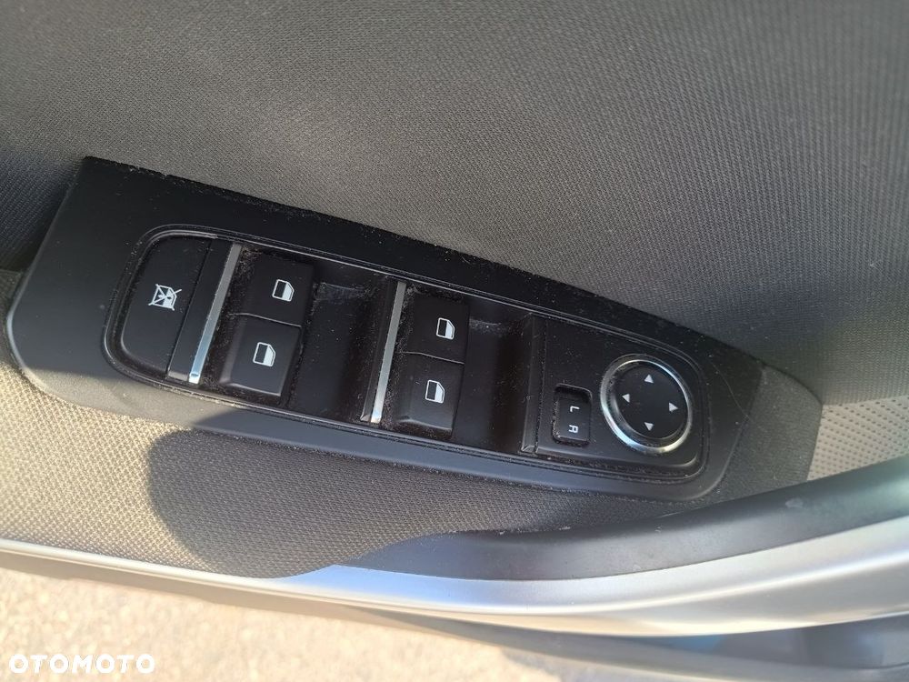 Kia Ceed 1.6 CRDi SCR M - 9