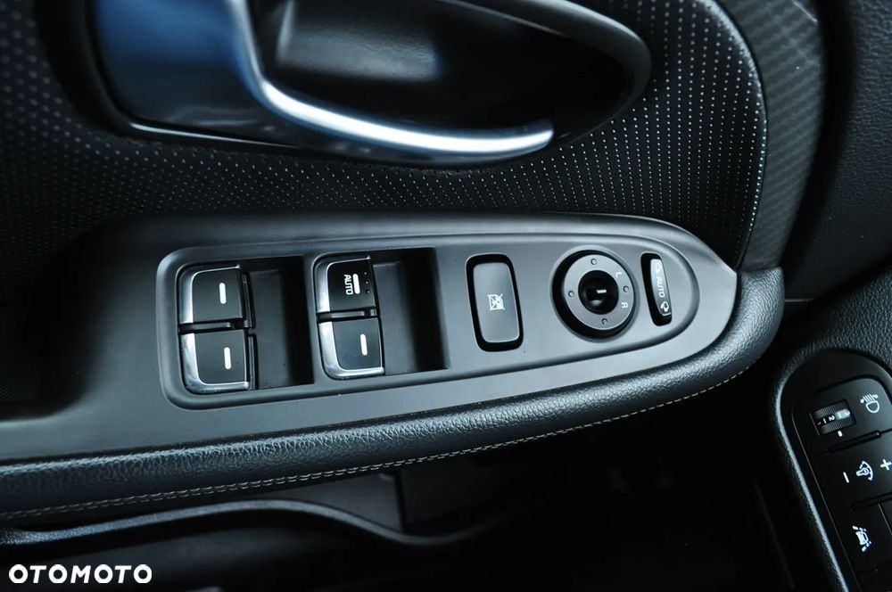 Kia Carens 1.7 CRDi 141 ISG Vision - 15