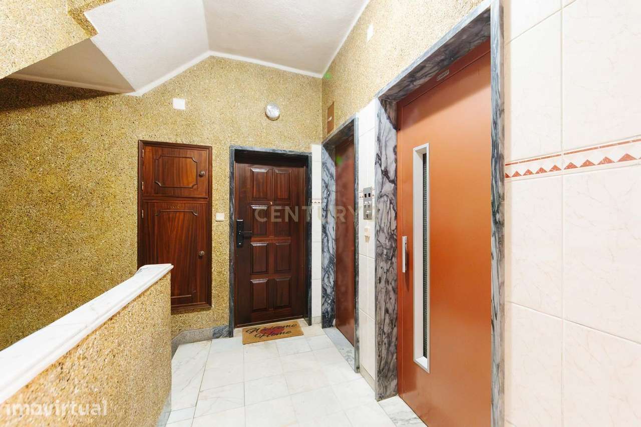 T2 Remodelado a Estrear | Prédio com Elevador + Arrecadação | Odivelas - Grande imagem: 3/18